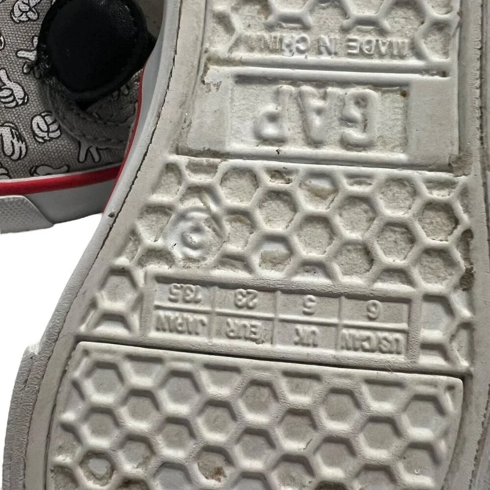 Baby Gap + Disney Sz 6 Mickey Mouse Slip-On Sneakers